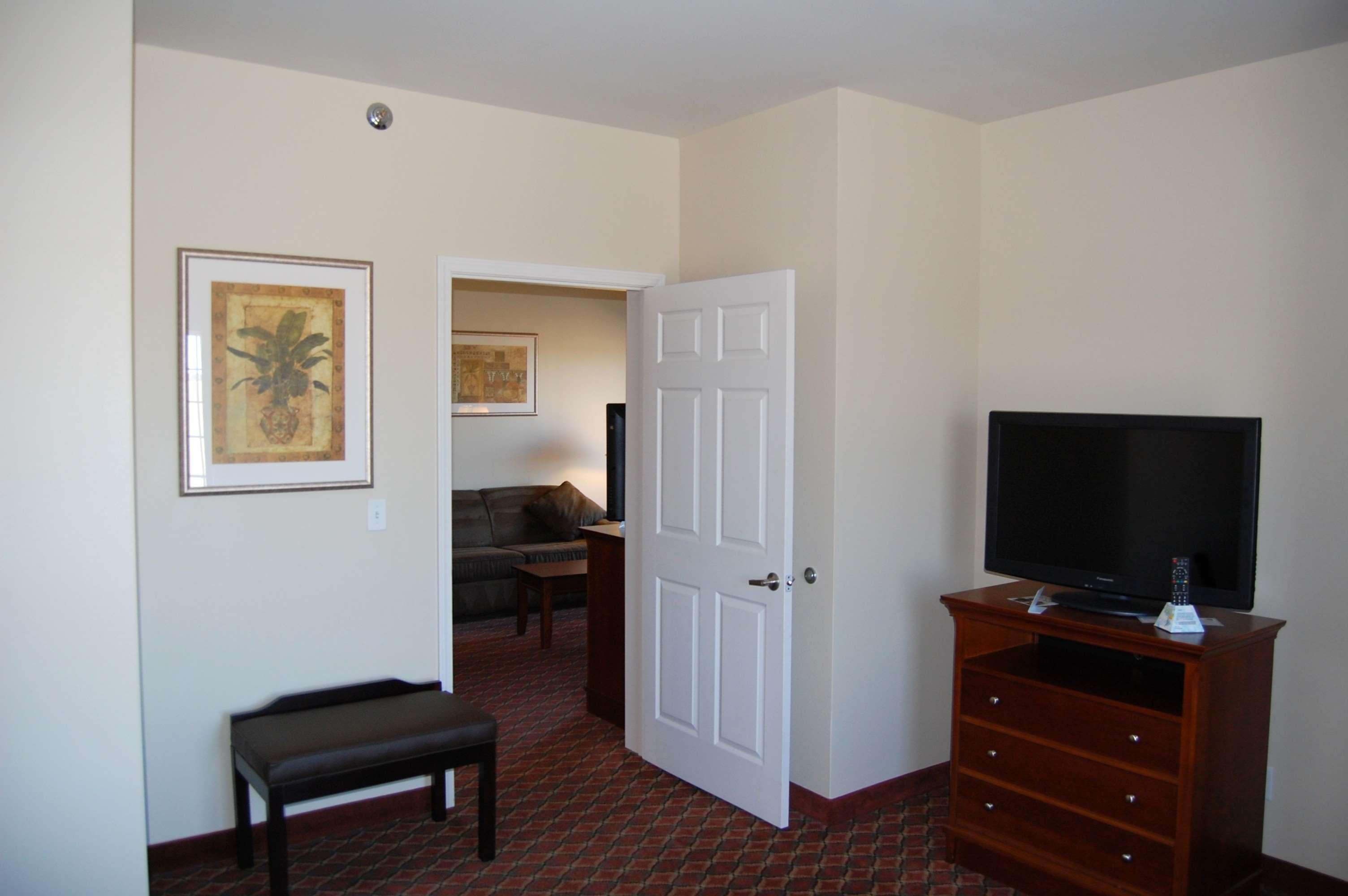 Best Western Plus Midamerica Hotel Mascoutah Exterior photo