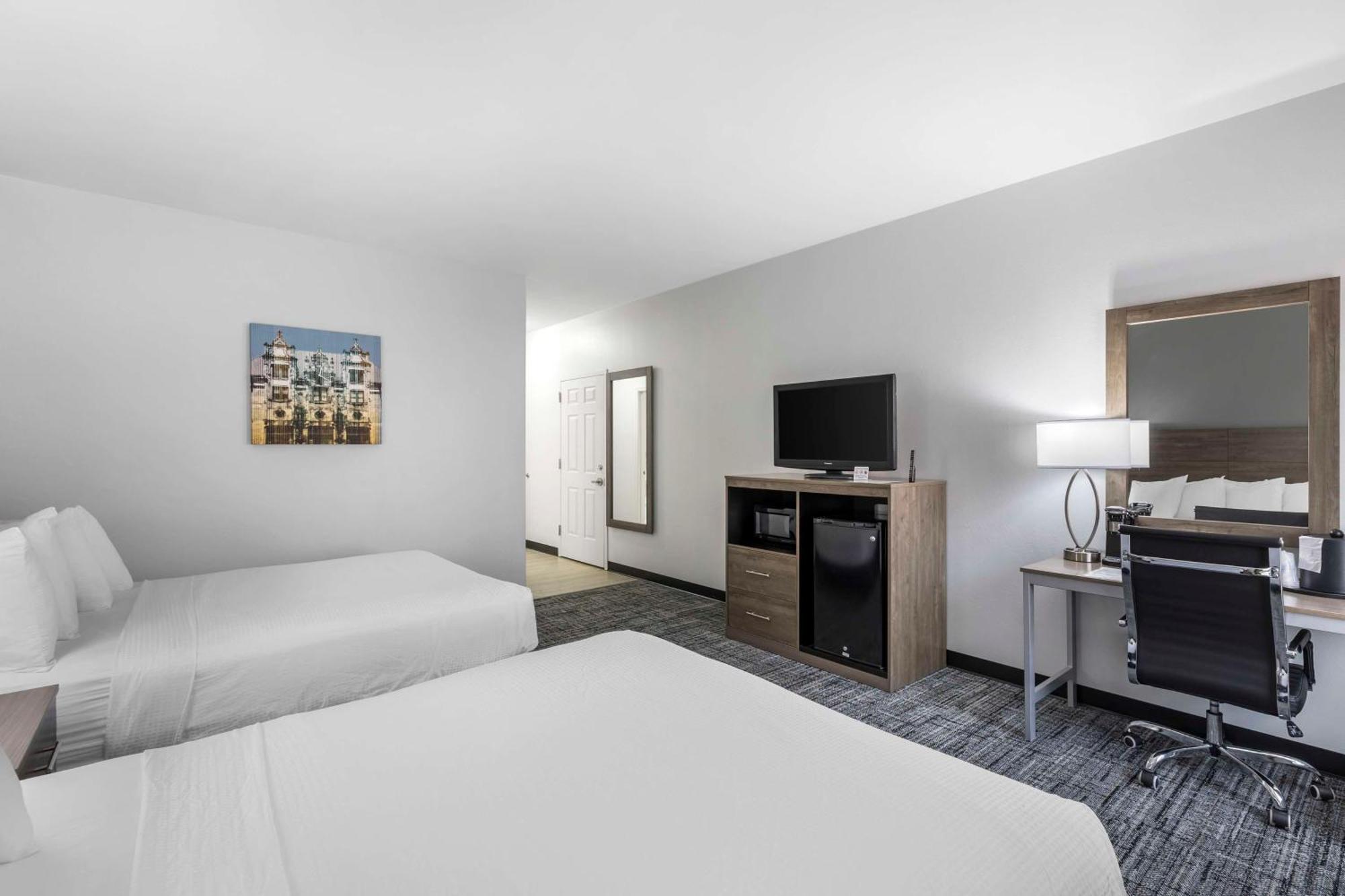 Best Western Plus Midamerica Hotel Mascoutah Exterior photo