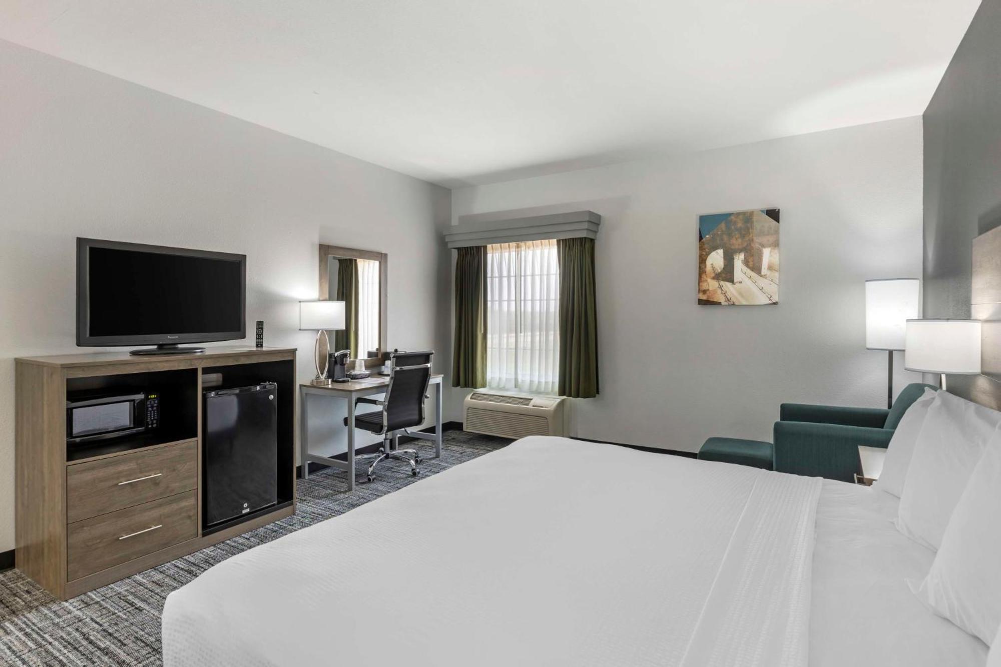 Best Western Plus Midamerica Hotel Mascoutah Exterior photo