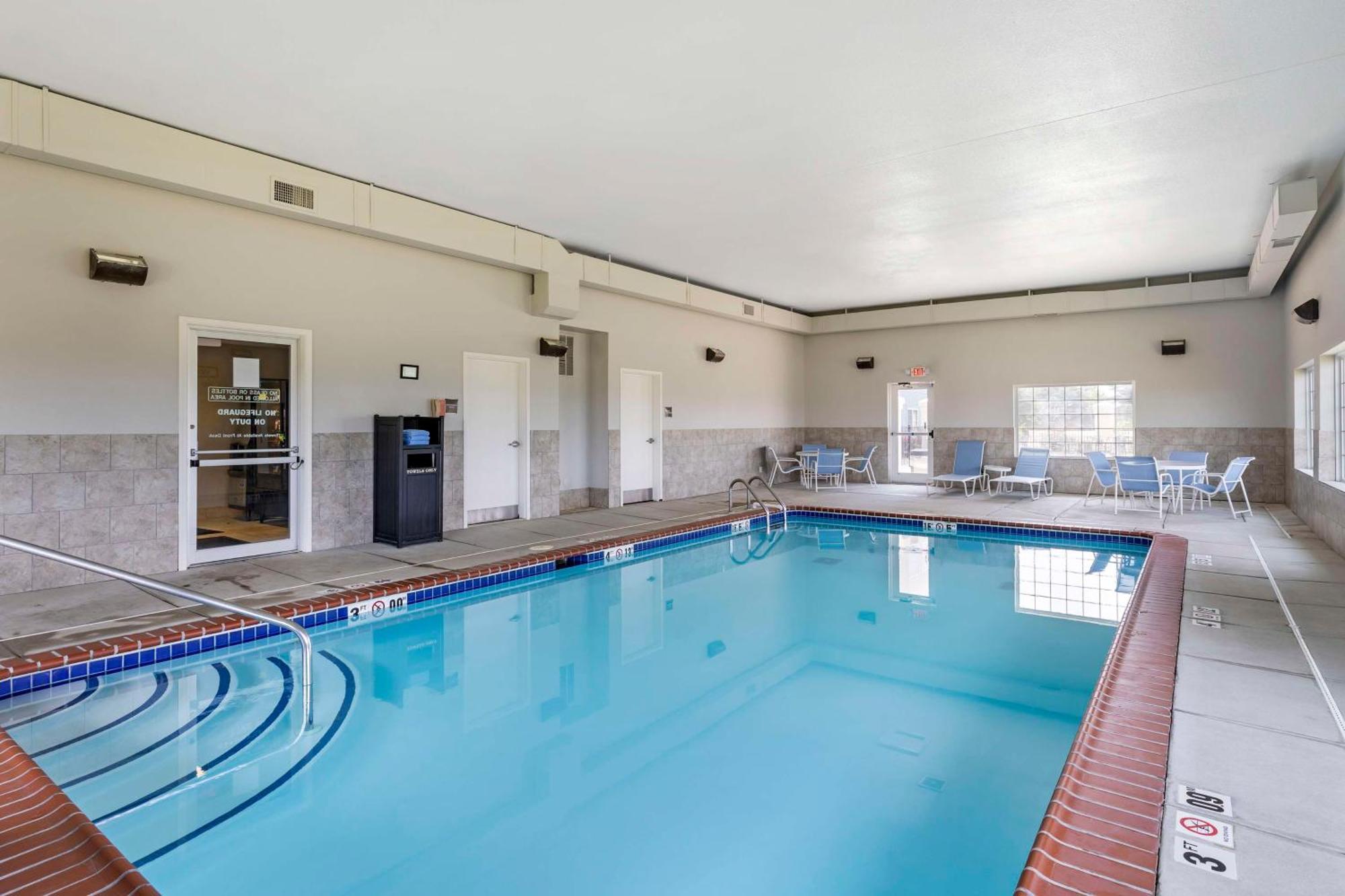 Best Western Plus Midamerica Hotel Mascoutah Exterior photo
